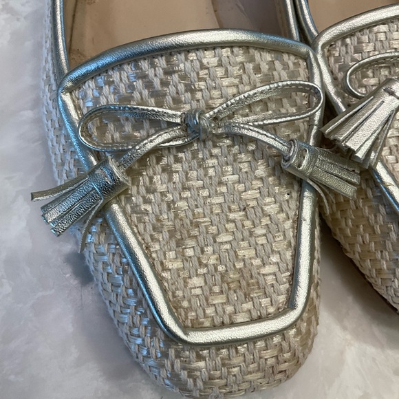 Enzo Angiolini Dressy Flats / Loafers / Slip Ons Gold Woven w/ Tassels, Size 7.5 - Picture 9 of 11